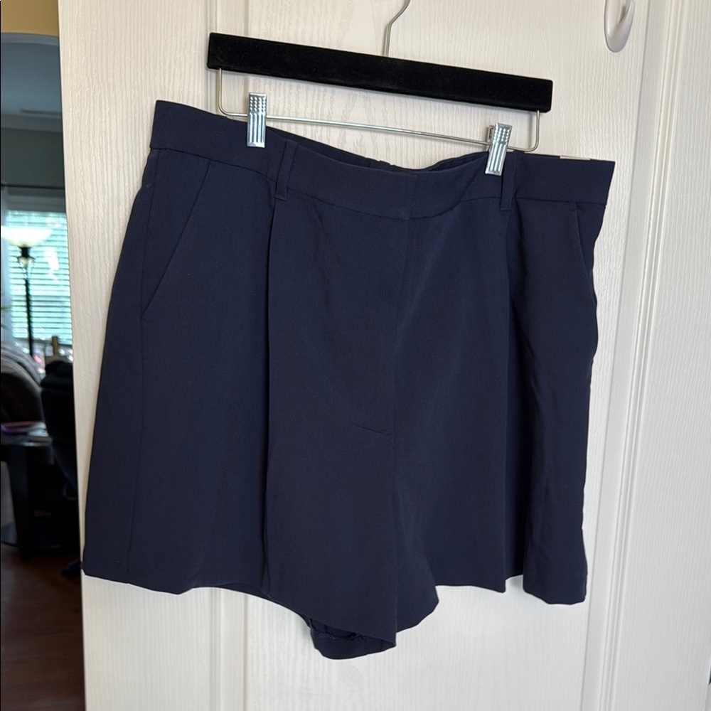 Abercrombie & Fitch Black Bermuda Shorts for Effortless Style